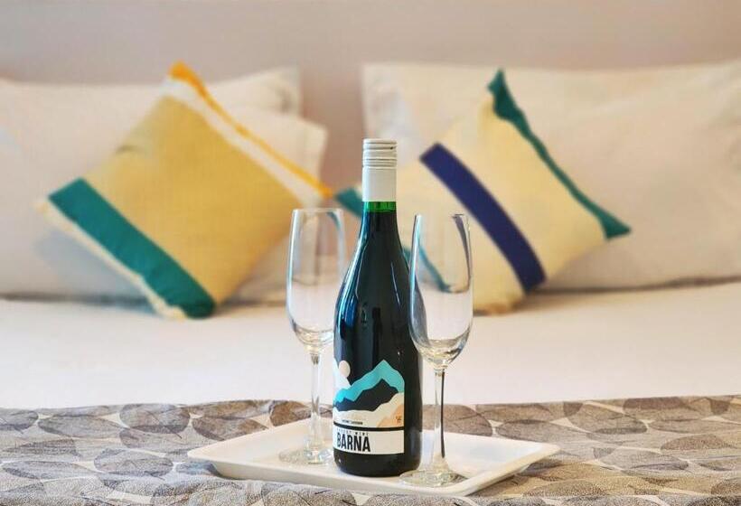 Büyük Çift Kişilik Yataklı Lüks Oda, Page 3   A Riverside Hotel And Bar