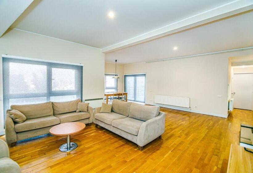 استودیوی استاندارد, Sea View Hotel Apart