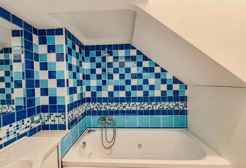 חדר סטנדרט לשלושה, Vanvitelli Palace B&b