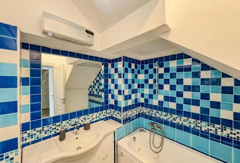 اتاق استاندارد سه نفره, Vanvitelli Palace B&b