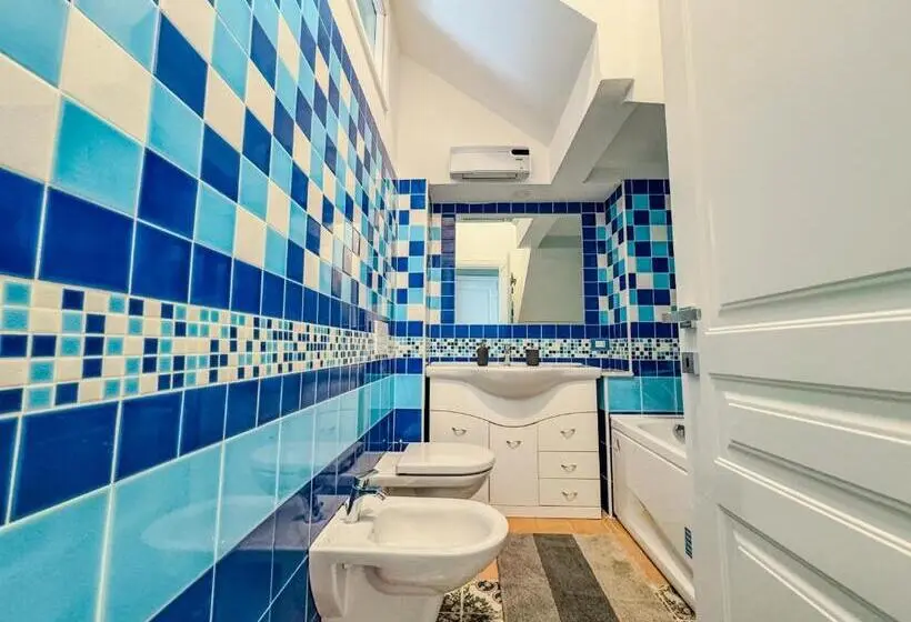 اتاق استاندارد سه نفره, Vanvitelli Palace B&b