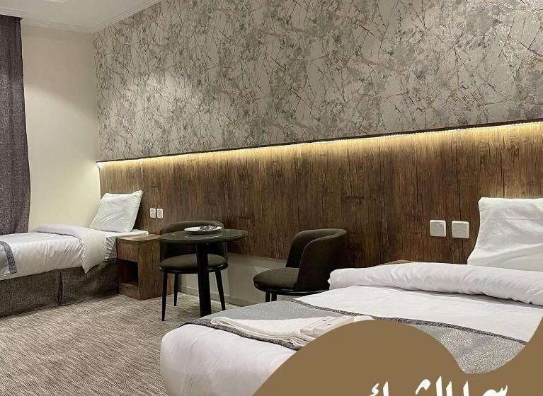 חדר סטנדרט לשלושה, فندق الخلفاء الماسي