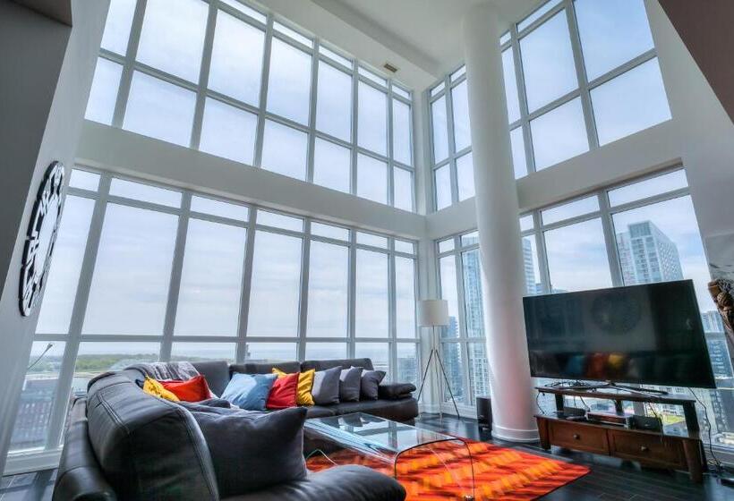 سوییت, Royal Inn