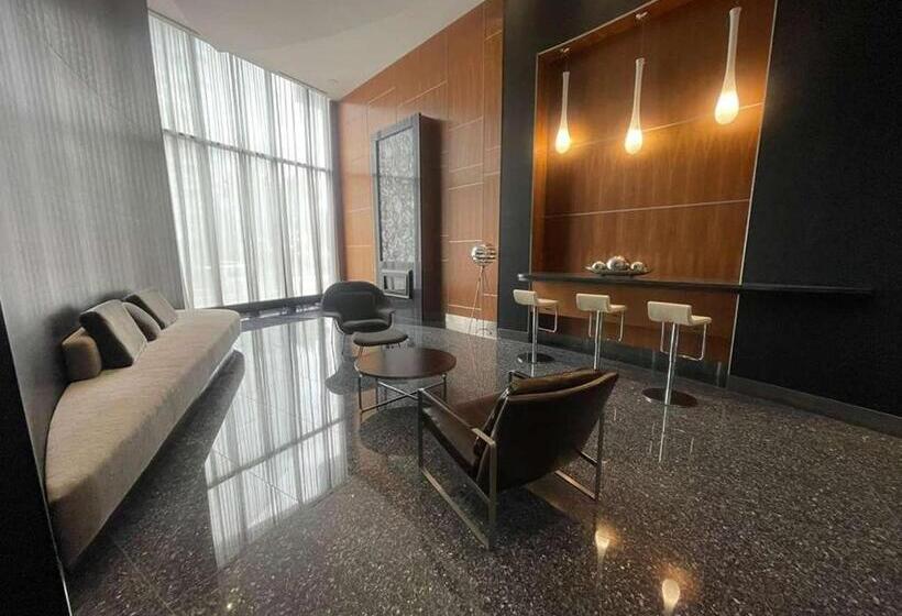 סוויטת 3 חדרי שינה, Royal Inn