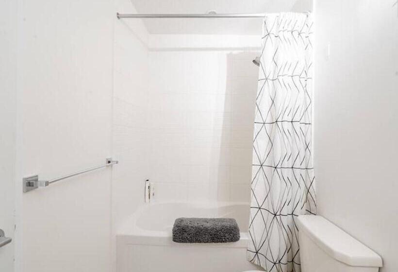 سوییت, Royal Inn