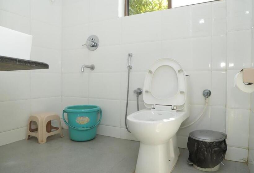 带河湖景观的套房, Falling Water Resort By Travent Mug