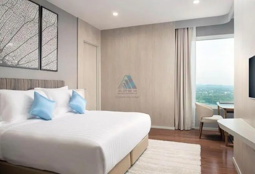 Deluxe-sviitti, ไวท์ แซนด์ บีช เรสซิเดนซ์ พัทยา