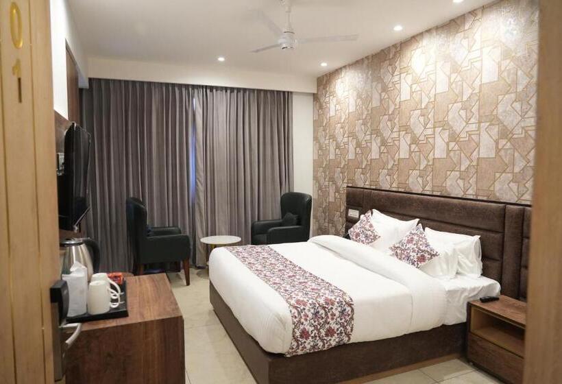 اتاق لوکس با تخت بزرگ, Acr Luxury