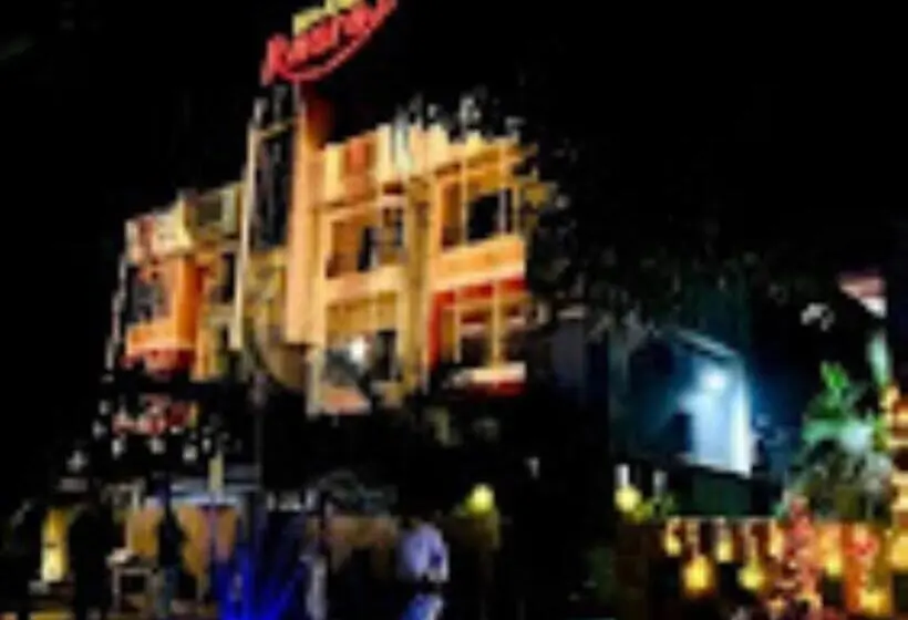 Habitació Deluxe, Rasraj , Dhule