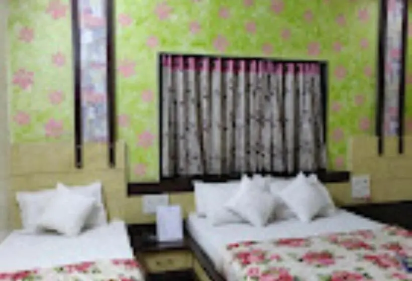 Habitació Deluxe, Rasraj , Dhule
