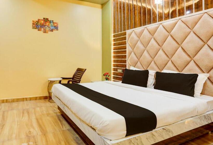Трехместный Номер Классика, Oyo Hotel Ashok Vihar