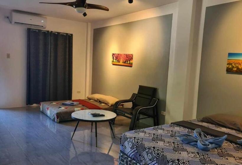 家庭间, Blue Pagoda Rooms