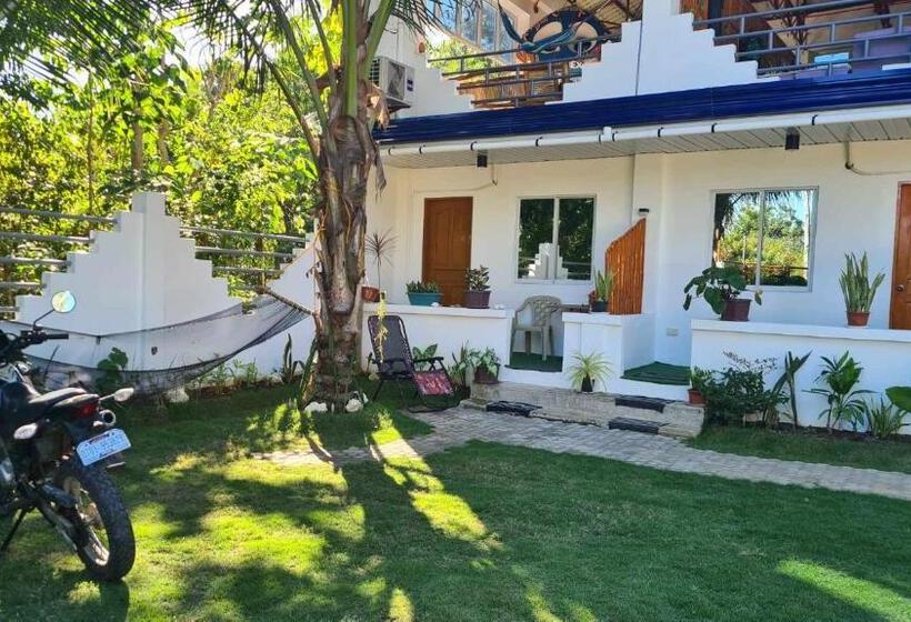 家庭间, Blue Pagoda Rooms