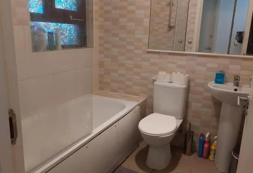 Standard Neljän Hengen Huone Parveke, Sandfield Private Rooms In King S Cross St Pancras