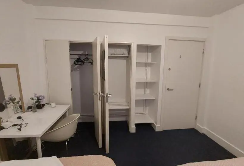 Neljän hengen Economy-huone jaetulla kylpyhuoneella, Sandfield Private Rooms In King S Cross St Pancras