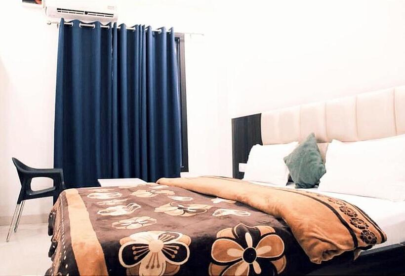 Номер Economy, Noor Residency Golden Temple Market High Rated