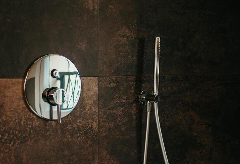 ガーデンビューデラックスルーム, Gio Leo Guest House