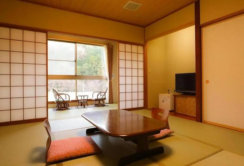 Standard Neljän Hengen Huone, 水と緑のやすらぎの宿　一の瀬