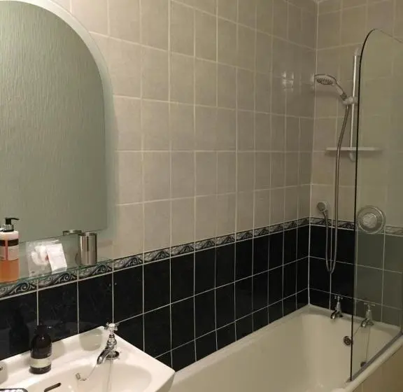 Standard Yhden Hengen Huone, Cawdor House B&b