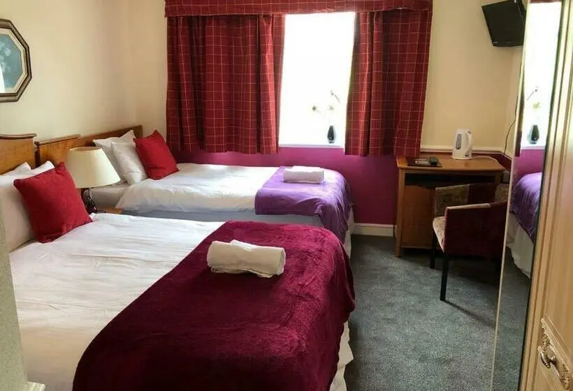 Perhehuone, The Woolaston Inn