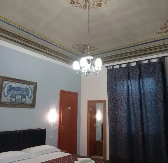 اتاق استاندارد, Adelaide House