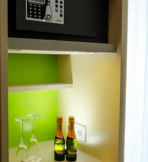 سوییت جونیور, Aria