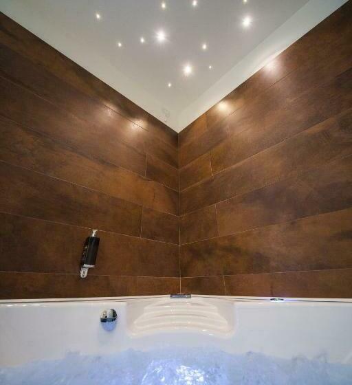 سوییت با چشم‌انداز دریا, Aria