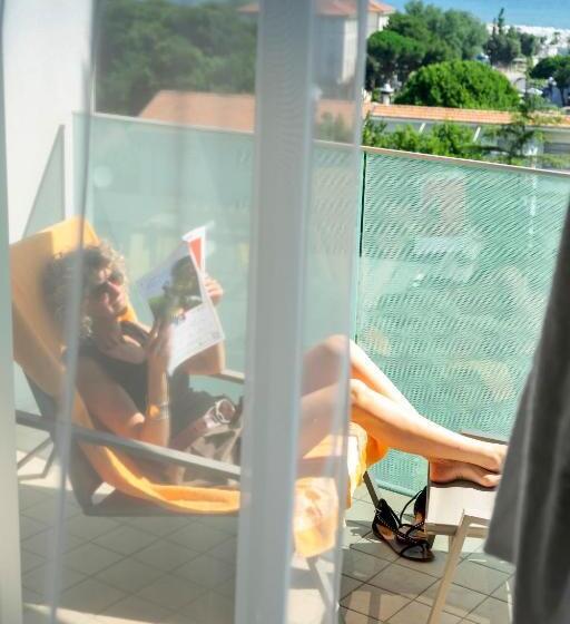 سوییت با چشم‌انداز دریا, Aria