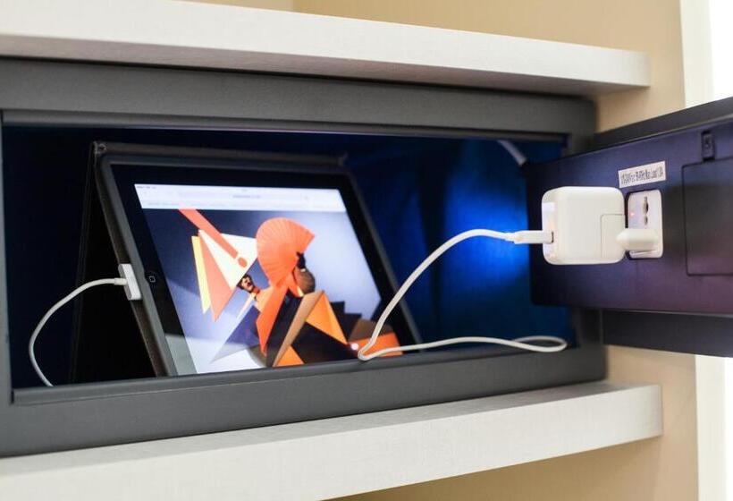 اتاق کلاسیک, Aria