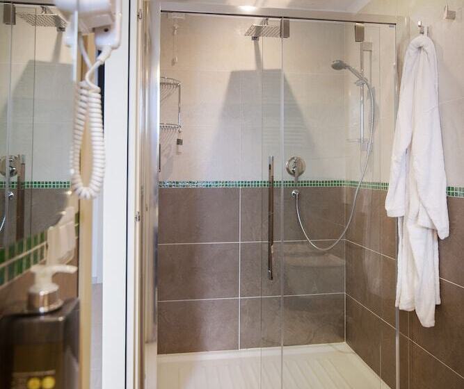 اتاق سوپریور, Aria