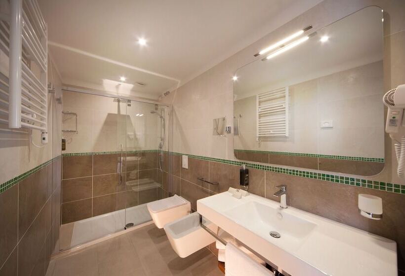 اتاق سوپریور, Aria