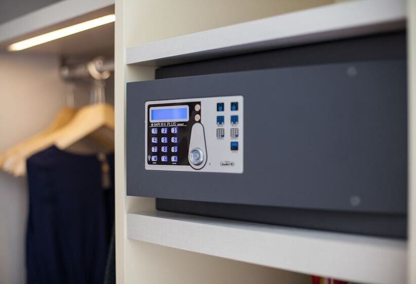 اتاق سوپریور, Aria