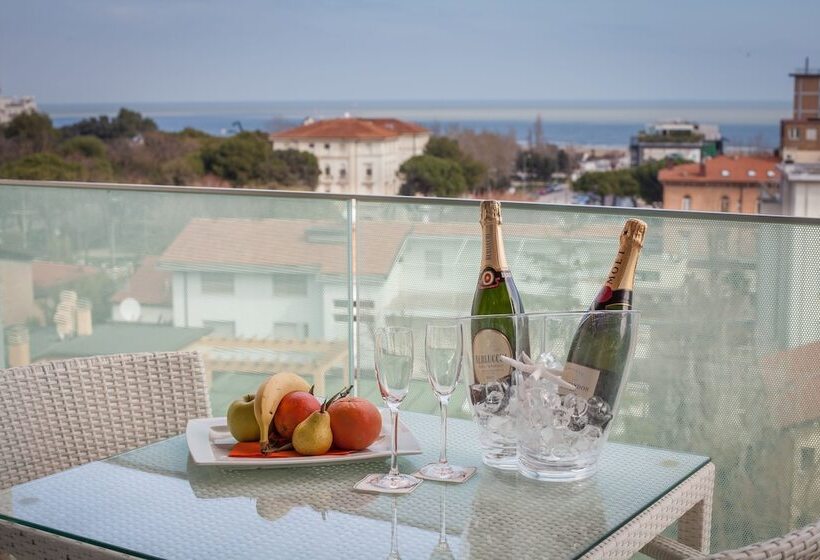 سوییت با چشم‌انداز دریا, Aria