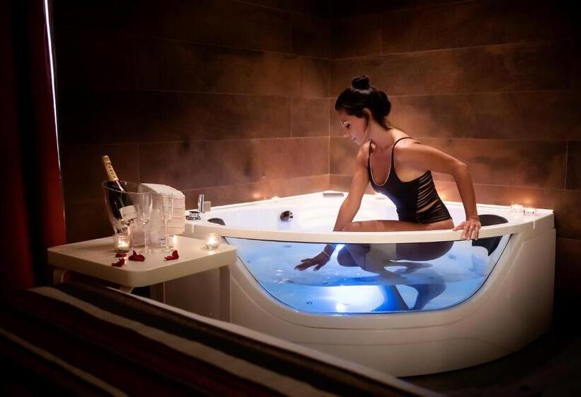 سوییت با چشم‌انداز دریا, Aria