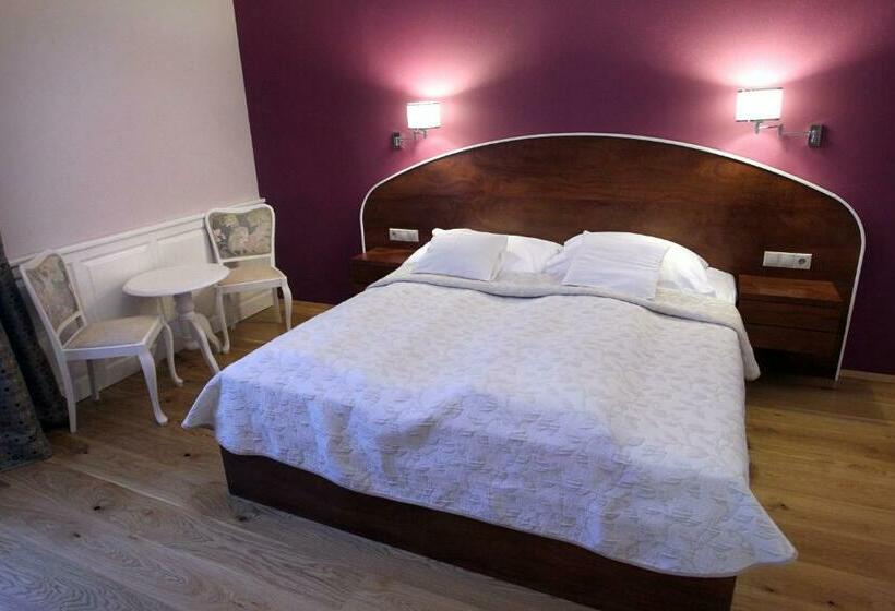 Семейный Номер, Batthyany Kastelyszallo