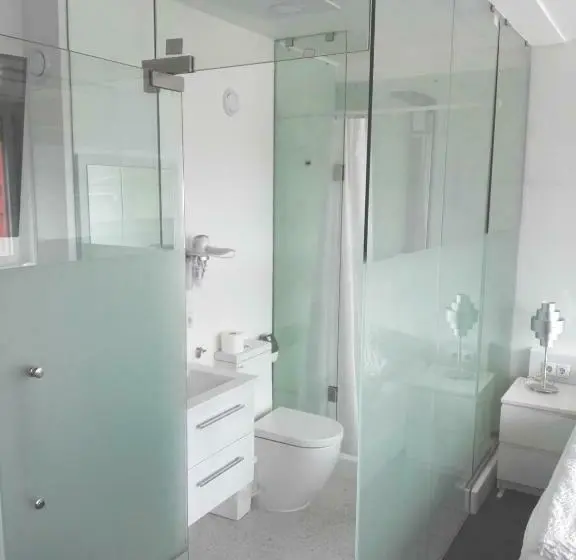 Classic Kolmen Hengen Huone, Business Hotel Wiesbaden Prime