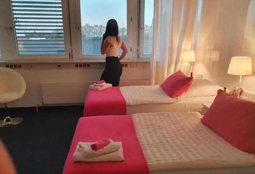 Classic Kolmen Hengen Huone, Business Hotel Wiesbaden Prime