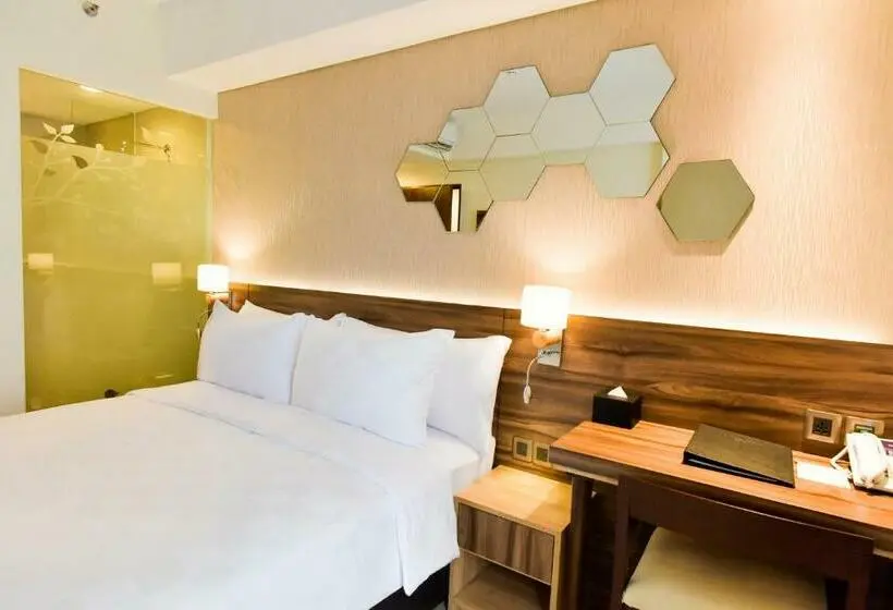Superior-huone, Golden Tulip Essential Tangerang