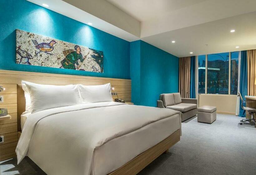 اتاق استاندارد با بالکن, Hampton By Hilton Kahramanmaras