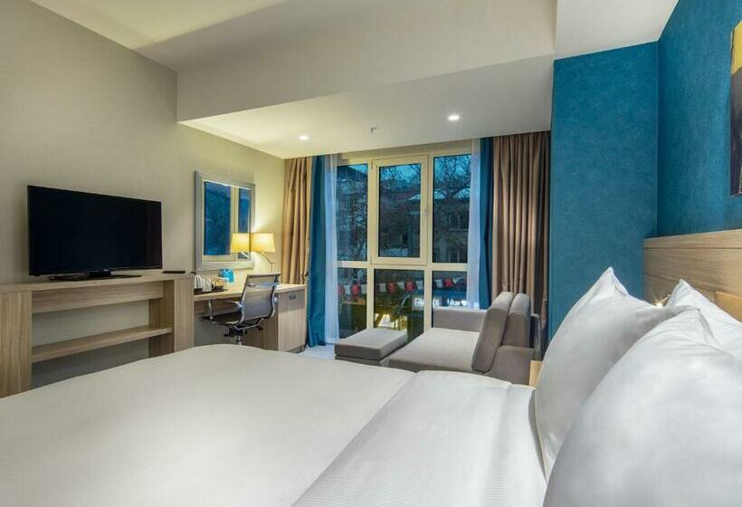 اتاق استاندارد با بالکن, Hampton By Hilton Kahramanmaras