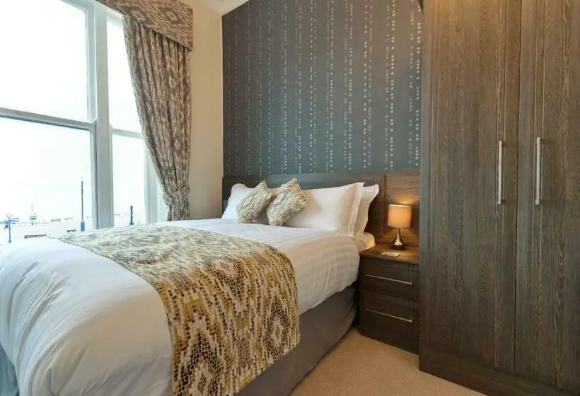 اتاق استاندارد با چشم‌انداز دریا, Lauriston & Lawton Court