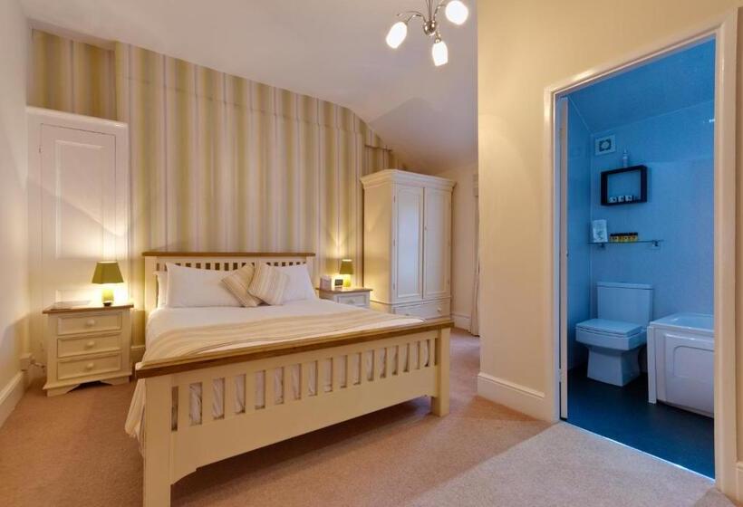 جناح عائلي, Lauriston & Lawton Court