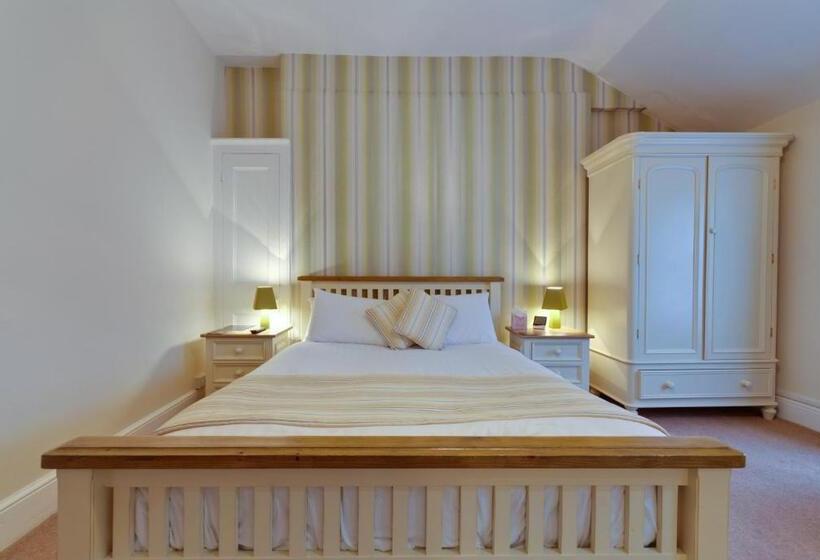 جناح عائلي, Lauriston & Lawton Court