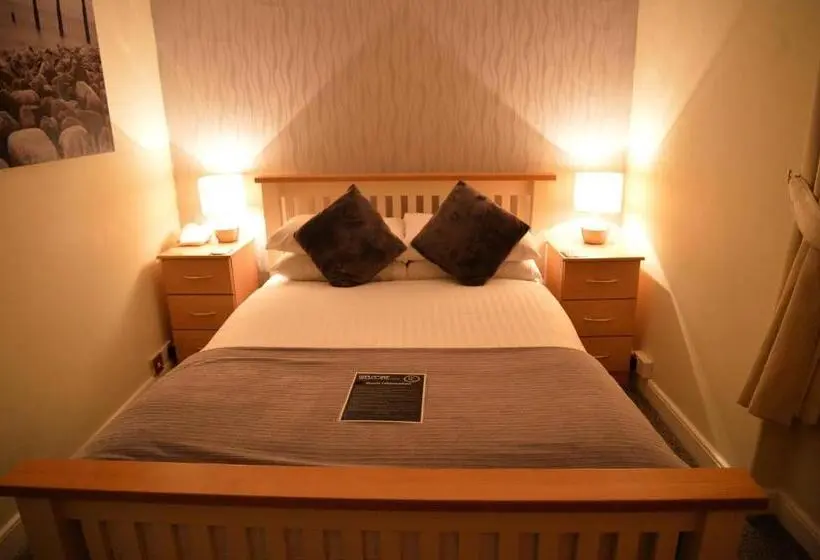 سوئیت جونیور خانوادگی, Lauriston & Lawton Court