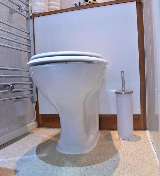 غرفة أساسية, Lauriston & Lawton Court