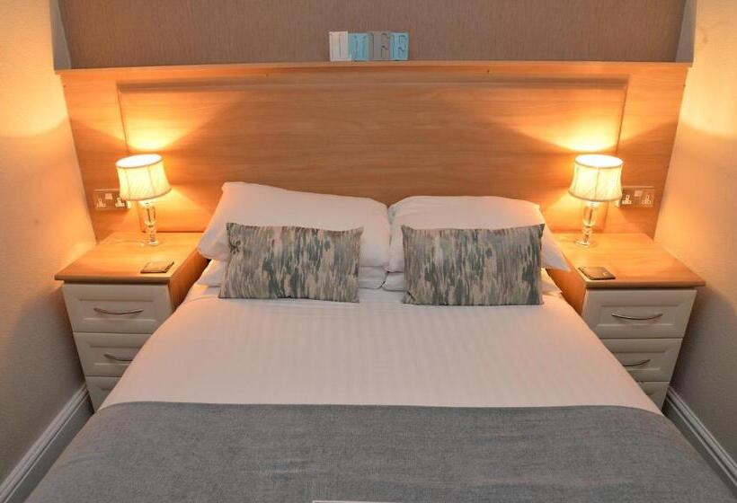 غرفة أساسية, Lauriston & Lawton Court