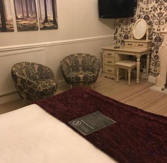 Номер Стандарт, Lauriston & Lawton Court