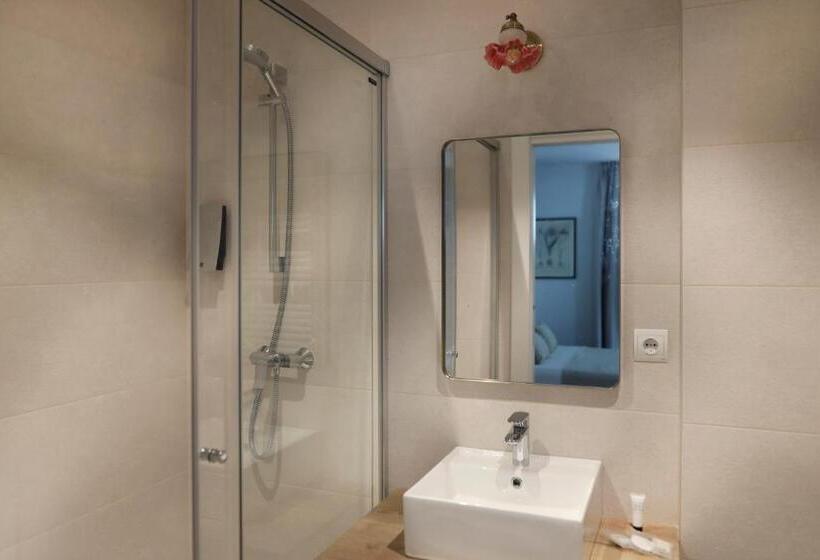 带花园景观的标准工作室, Le Petit Boutique