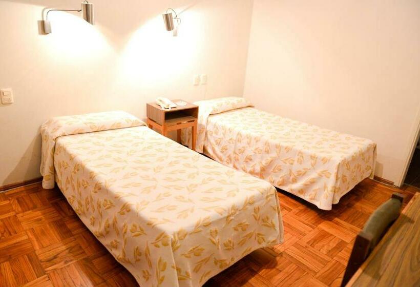 Economy Kamer, Los Cedros