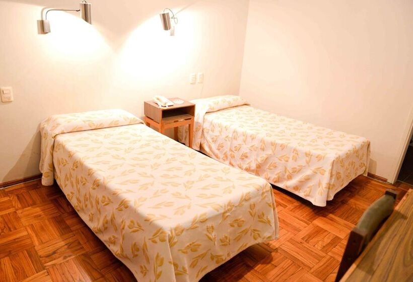 Economy Kamer, Los Cedros